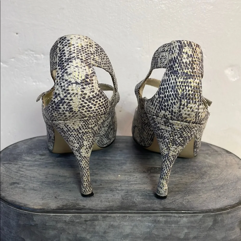 #0177 Nine West Cream &  Gray Snakeskin Heels w/ Open Side & Mary Jane Strap-6 - Picture 8 of 12